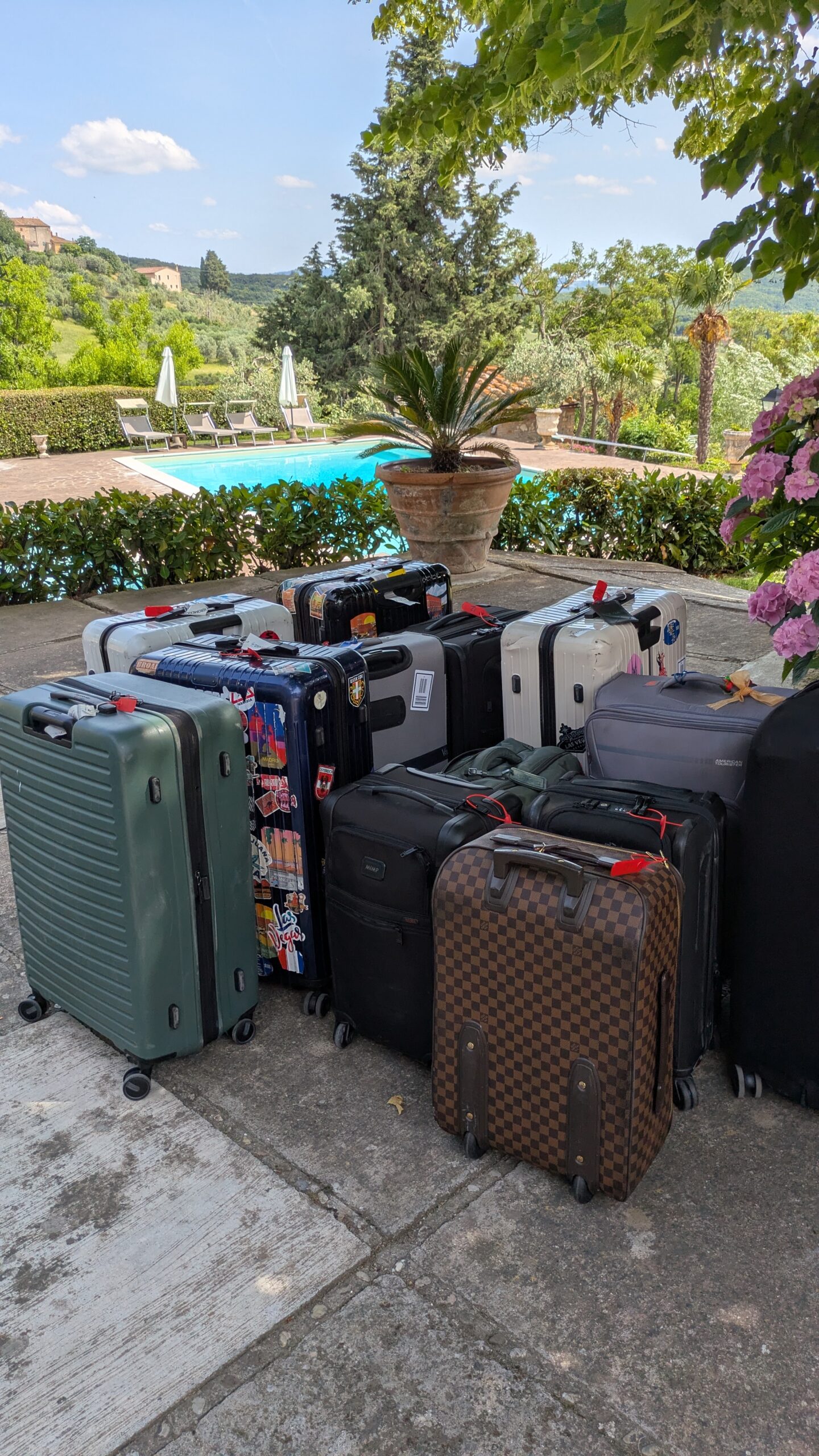 Tuscany Same Day Luggage Delivery